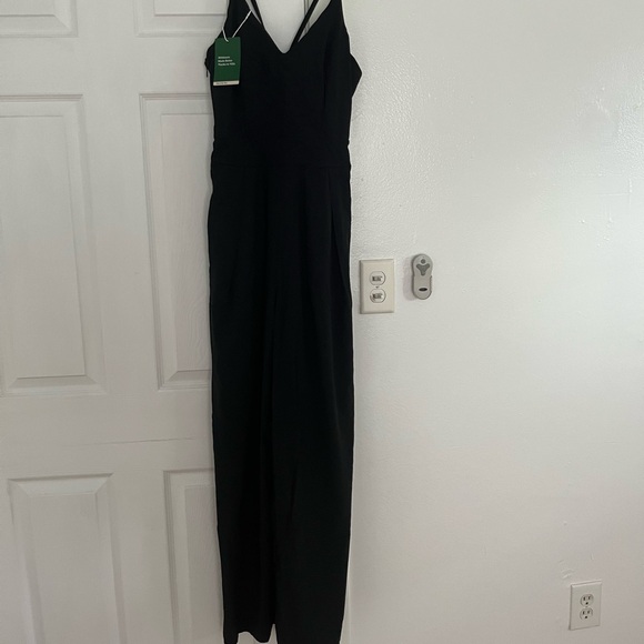 Elegant Black Jumpsuit - Picture 1 of 2